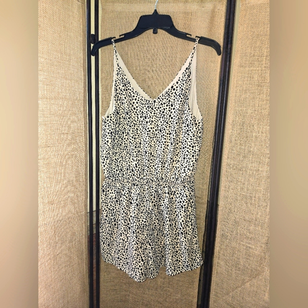 Women's Pink Lily Leopard Cheetah Print  Sleeveless Romper Size Small